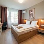 Trinavis Boutique Apartments, Own Private Parking, Center, Entire Βελίκο Τίρνοβο