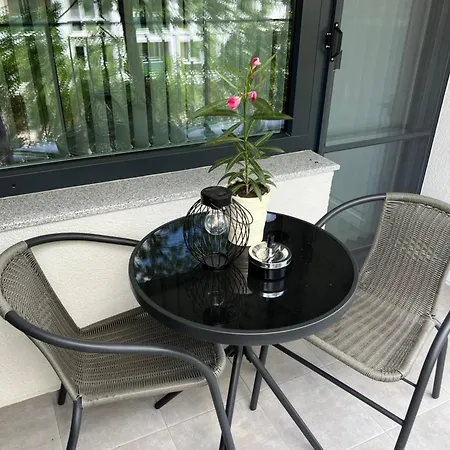 Trinavis Boutique Apartments, Own Private Parking, Center, Entire Апартаменты