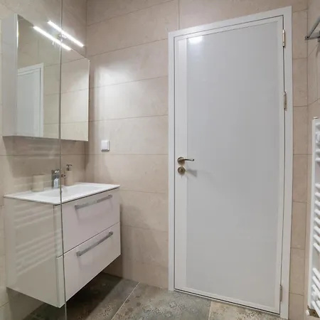 Апартаменты Trinavis Boutique Apartments, Own Private Parking, Center, Entire