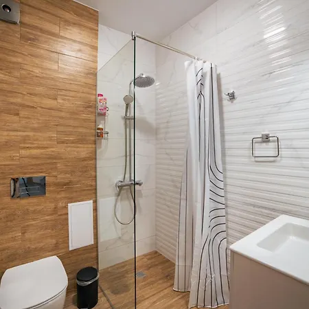 Trinavis Boutique Apartments, Own Private Parking, Center, Entire 公寓 *