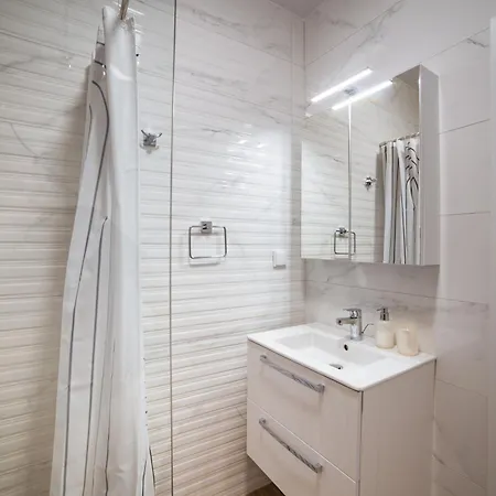 Trinavis Boutique Apartments, Own Private Parking, Center, Entire 公寓