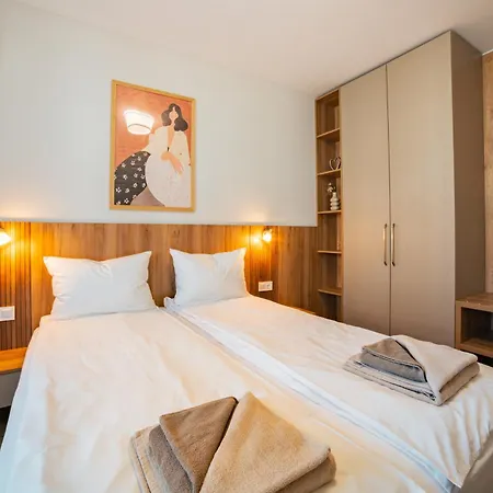 Trinavis Boutique Apartments, Own Private Parking, Center, Entire Апартаменты Велико-Тырново
