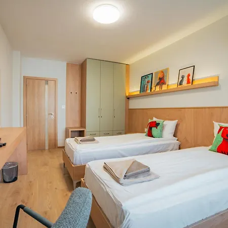 Trinavis Boutique Apartments, Own Private Parking, Center, Entire * Велико-Тырново