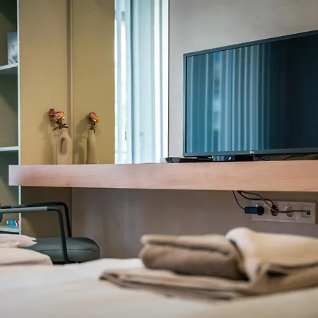 Trinavis Boutique Apartments, Own Private Parking, Center, Entire * Велико-Тырново