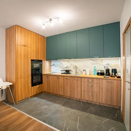 Trinavis Boutique Apartments, Own Private Parking, Center, Entire Апартаменты Велико-Тырново